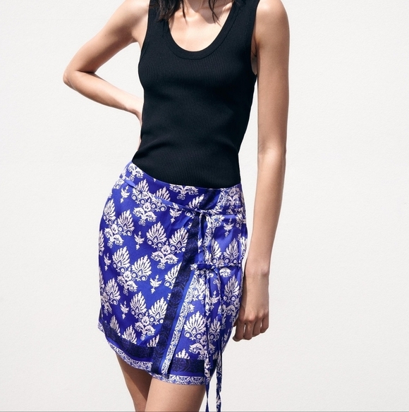 ZARA BLUE SATIN WRAP MINI SKIRT - Picture 2 of 6